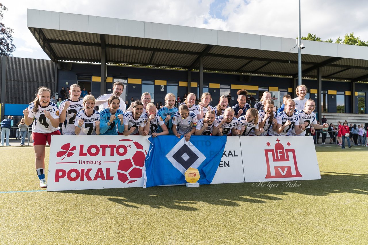 Bild 196 - wBJ Lotto Pokal Finale  Eimsbuetteler TV - Hamburger SV : Ergebnis: 0:3